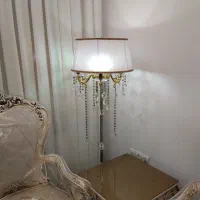 آباژور ایستاده و تعدادی دکوری