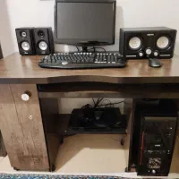 میز کامپیوتر و صندلی جک دار روکش چرمی چروک|مبلمان اداری|سنندج, |دیوار