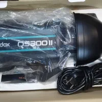 فلاش استودیویی Godox QS300II نو و آکبند