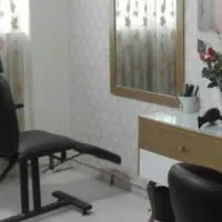 فروش،کنسول و اینه قاب دار تعداد ۳ عدد