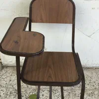 صندلی دسته دار برای مطالعه