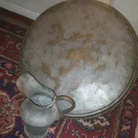 سینی یا (تغار ) و پارچ مسی قدیمی|کلکسیون اشیاء عتیقه|تربت جام, والفجر|دیوار