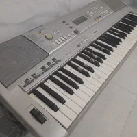 ارگ یاماها آ۳۰۰