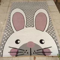 فرش اطاق کودک ویک عدد پادری