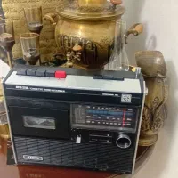 رادیو قدیمی آیوا|کلکسیون اشیاء عتیقه|بروجرد, |دیوار