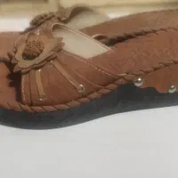 دمپایی|کیف، کفش، کمربند|قروه, |دیوار