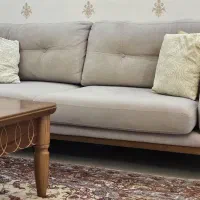 مبل راحتی ۵ نفره به همراه میز