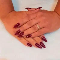 ترمیم ناخن ۳۲۰کاشت اولیه ۴۵۰(قیمت استثنایی)
