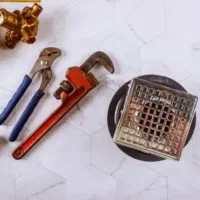 چاه کنی  قنات و تونل  لوله کشی   سیم کشی   کاشی