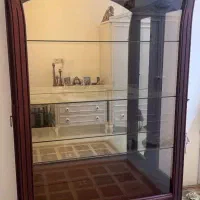 ویترین بسیار تمیز و سالم در حد نو