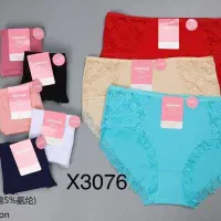 شورت نخی کبریتی کنار گیپور