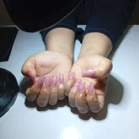 خدمات مانیکور ناخن