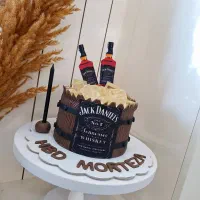 کیک های خامه ای و فوندانتی و دسر و فینگرفود لنا