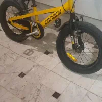 دوچرخه زرد قناری