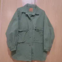 مانتو پافر و هودی|لباس|نیشابور, بزرگمهر|دیوار