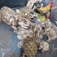 تعدادی مجسمه دکوری