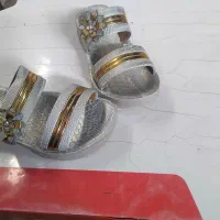نیروی کارخانه دمپایی یو
