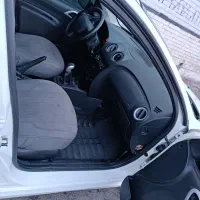 رانا مدل 92|خودرو سواری و وانت|شیراز, شیشه‌گری|دیوار