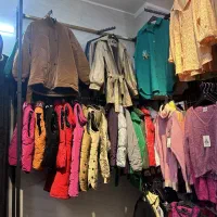 فروش لوازم و اجناس مغازه پوشاکی به دلیل مهاجرت|حراج|خمینی‌شهر, |دیوار