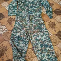یک دست لباس شطرنجی سبز