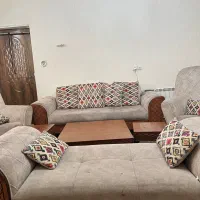 مبل ۹ نفره با شزلون و میز جلو مبلی|مبلمان خانگی و میز عسلی|رشت, باهنر|دیوار