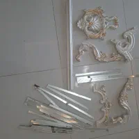 گچبری و آینه دکوراتیو آماده نصب ورق طلا شده