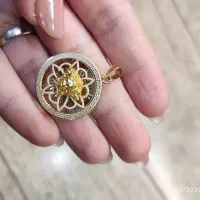 پلاک مدال ورساچه نو طلا