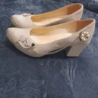 کفش|کیف، کفش، کمربند|کرباسک, |دیوار