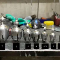 علم زنگ چکشی بلوطی علامت آویز
