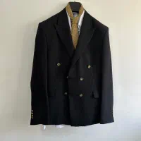 کت شلوار کاملا نو ترک بهترین جنس و تنخور رو داره