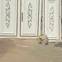 در حیاط و در پنجره|مصالح و تجهیزات ساختمان|کاشان, شهرک انقلاب|دیوار
