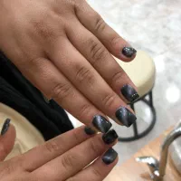 کاشت ناخن ۱۵۰تومن