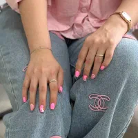 اموزش کاشت ناخن به همراه استخدام