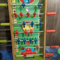 دستکش کار و قفس پرنده و فوتبال دستی