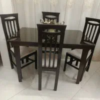 میز غذاخوری با۴صندلی تمیز