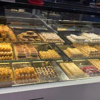 فروشنده یا سالن دار شیرینی فروشی و قنادی|استخدام خدمات فروشگاه و رستوران|تهران, تهرانپارس جنوبی|دیوار