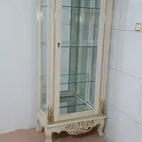 بوفه سفید تاج دار