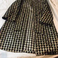 تعدادی لباس در حدنو|لباس|کیش, |دیوار