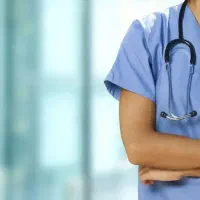 استخدام پرستار خانم توسط خانواده،