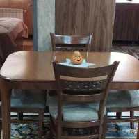 میز نهار خوری ومبل راحتی در حد نو
