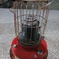 چراغ علاءالدین نفتی|کلکسیون اشیاء عتیقه|کوه چنار, |دیوار