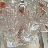 یک جفت سینی و استکان|ظروف سرو و پذیرایی|شاهینشهر, دهخدا|دیوار