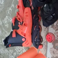 اسکیت خوش رنگ به همراه وسایل