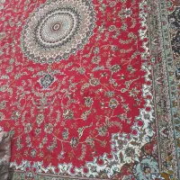 تعدادی فرش تمیز و سالم