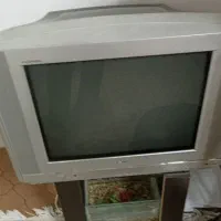 تعدادی وسایل دسته دوم تلویزیون