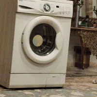 یک عدد لباسشویی بسیار سالم و تمیز