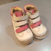 کفش طبی چرم مناسب کودک یک تا دو سال