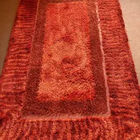 فرش و میز تلویزیون