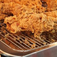 کارگر ساده اقا کار در فست فود سوخاری