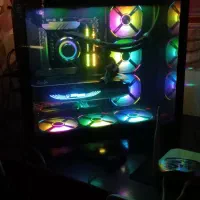 کامپیوتر گیمینگ به همراه مانیتور گیمینگ